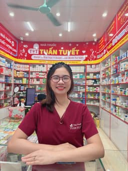 DS Tuyết Lê tại Nhà Thuốc Tuấn Tuyết